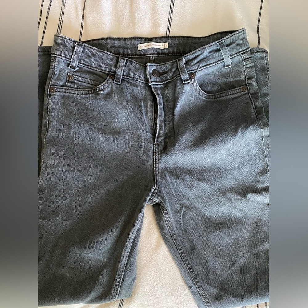 721 vintage high rise skinny Levi’s - Picture 2 of 2